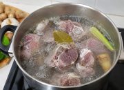 Rahasia Daging Kurban Empuk dan Gurih, Ternyata Begini Cara Merebusnya