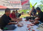 Suasana Akrab Warnai Penyembelihan Hewan Kurban di Puri Subang Asri Subang