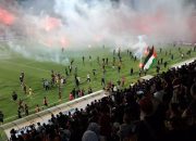 Gawang Stadion Jadi Sasaran Amuk Suporter Usai Persib Bandung Tumbangkan PSM 2-1