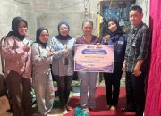 PNM Subang Salurkan Bantuan Sembako untuk Nasabah Korban Kebakaran di Purwakarta