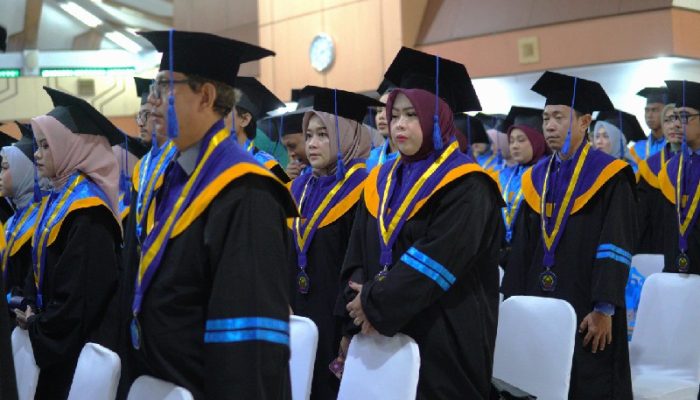 Sekda Subang Ajak Wisudawan Universitas Subang Jadi Pencipta Lapangan Kerja