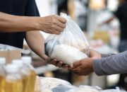 Manfaat dan Balasan Orang yang Gemar Bersedekah