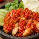 Cara Membuat Sambal Geprek Merah Menyala, Cocok untuk Ayam dan Tempe