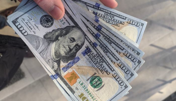Dolar AS Tembus Rp18.000 Pagi Ini!, Waspada Efek Domino dari Inflasi Impor hingga Ancaman PHK