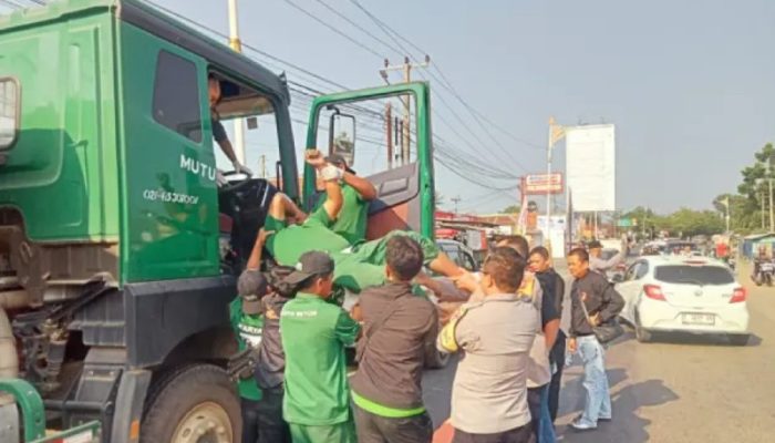Awalnya Dikira Sedang Istirahat, Pria Ini Ternyata Meninggal di Dalam Truk di Sisi Jalan Cilameri Subang