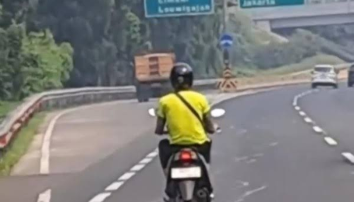 Diduga Ikuti Google Maps, Pemotor WNA Terobos Gerbang Tol Pasteur