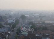 Polusi Asap Misterius Selimuti Subang Kota, Warga Keluhkan Gangguan Kesehatan