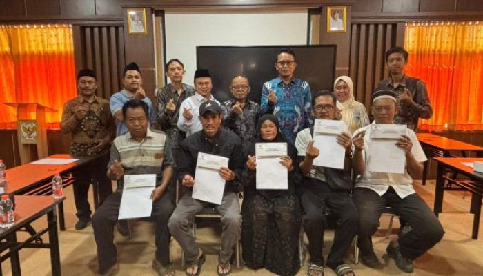 ‎Lima Penerima RLHB, Baznas Majalengka Ajak Pemdes Sinergi Gotong Royong Bantu Warganya