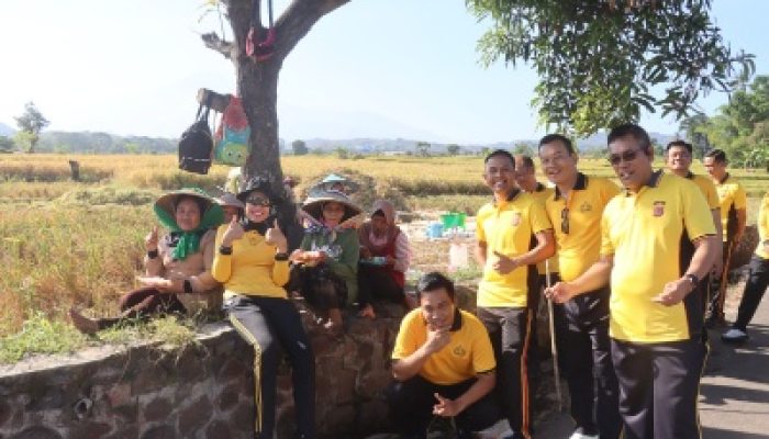 ‎Rangkaian Hari Bhayangkara, Kapolres Majalengka Jalan Santai Serap Aspirasi Warga‎‎