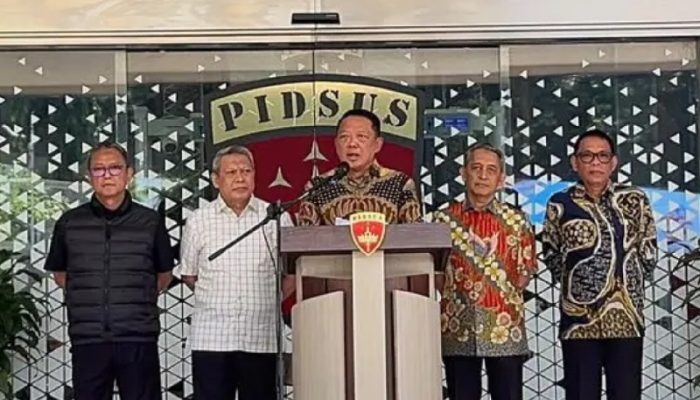 Muncul ke Publik, Jampidsus Bantah Terkait Bisnis Kafe de’CLAN