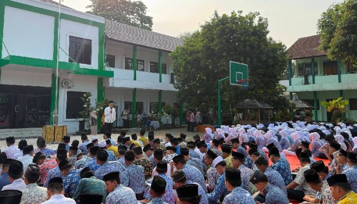 Motivasi Murid Baru, Kiyai Maman Imanulhaq Ajak Siswa MAN 1 Subang Berani Bermimpi Besar